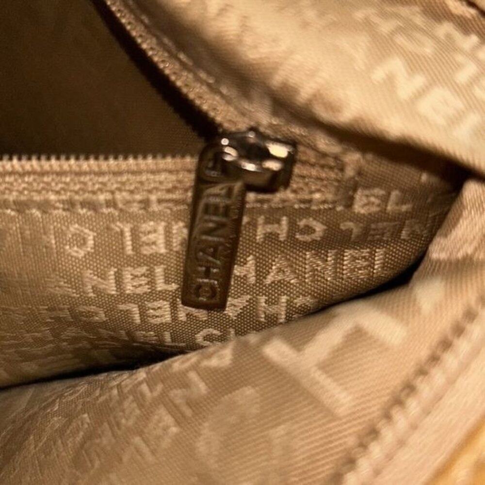 CHANEL Tan Hobo Bag - Picture 12 of 16